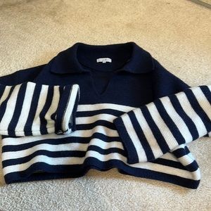 Cropped vneck sweater